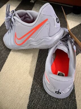 Nike jr legend soccer shoe 1.5 kids